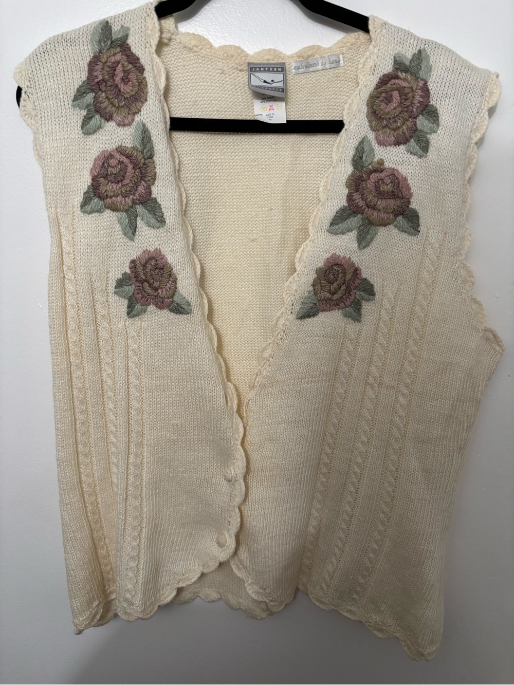 Jantzen Cream Knit Floral Embroidered Vest